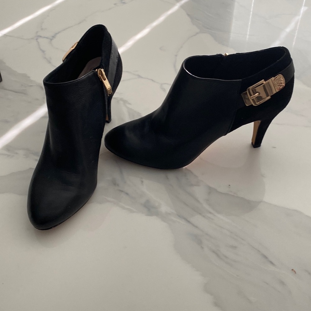 Vince Camuto VC-Velino booties